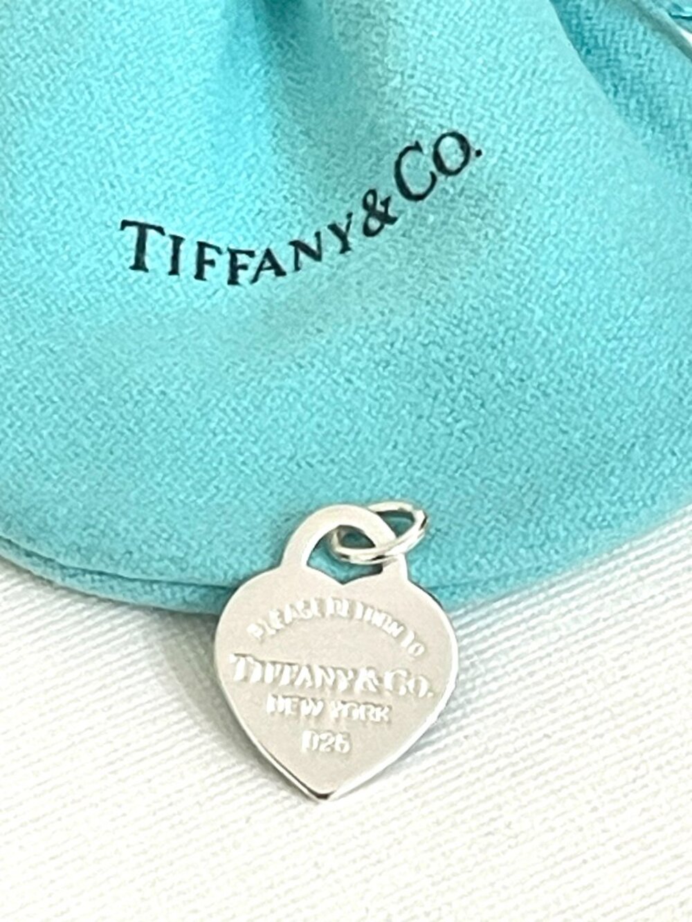 New Tiffany & Co. Blue Enamel RTT Heart Charm Pendant Silver Small with Pouch - Picture 8 of 11